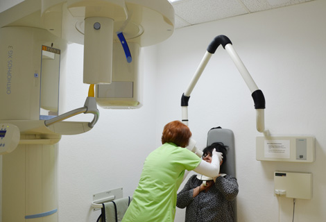Zahnarzt - Roentgenbereich und Link zu den Leistungen